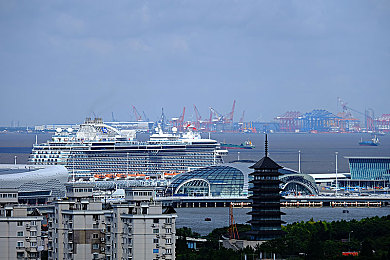 婷婷综合五月：五月中国社会热点事件盘点：航母服役、航天突破、地震救援，民族精神共铸辉煌-1